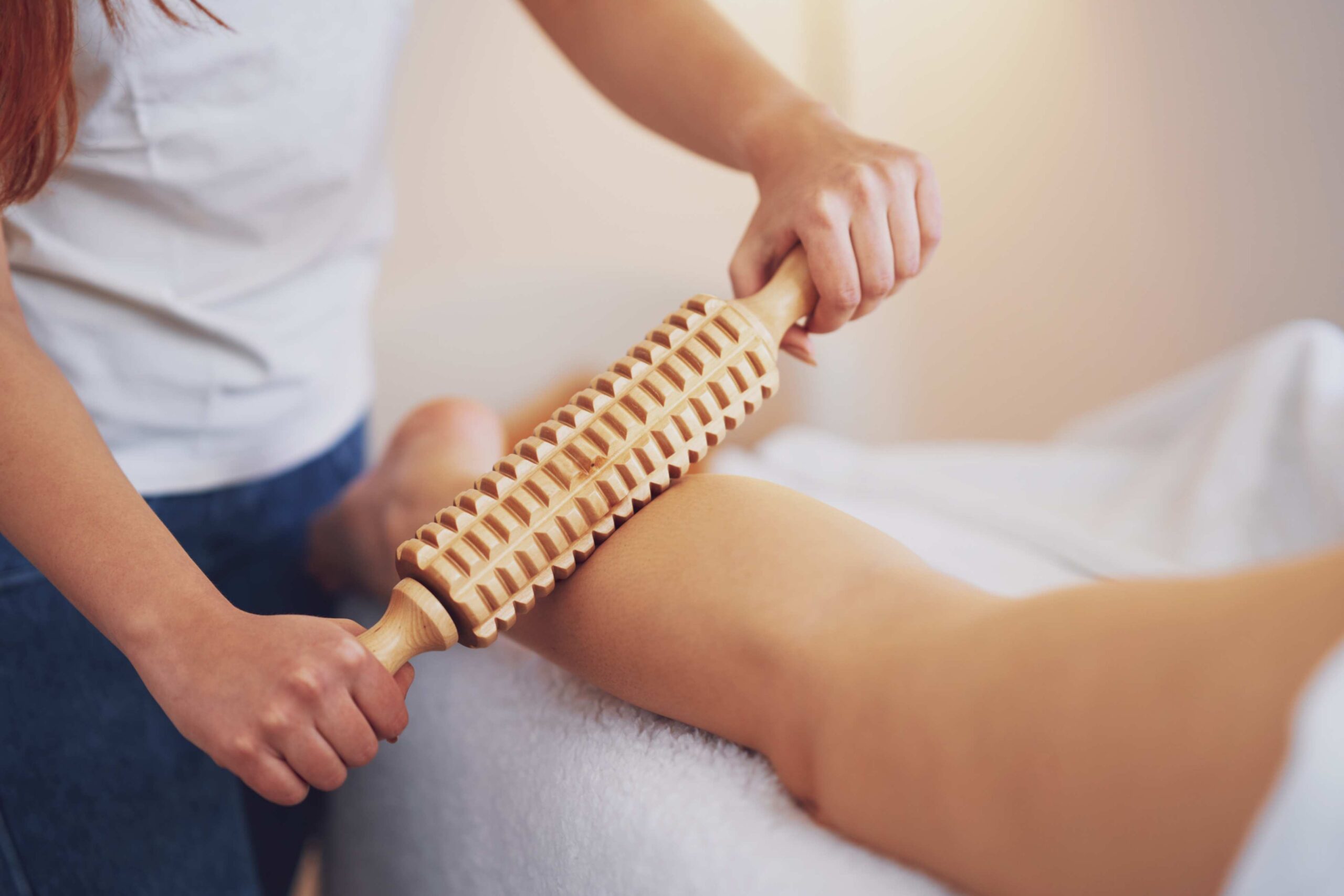 Maderoterapia Aplicación de tratamiento de Maderoterapia